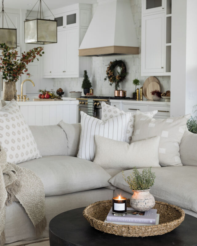 Cozy corners at #mgdxmarigold, setting the scene for winter days ahead. #mindygayerdesign { Image by: @vlentine }⁣
⁣
#interior_and_living #interiordetails #curatedhome #nesttoimpress #thisishome #anthrohome #homesweethome #interiorlove #slowliving #interiortextures