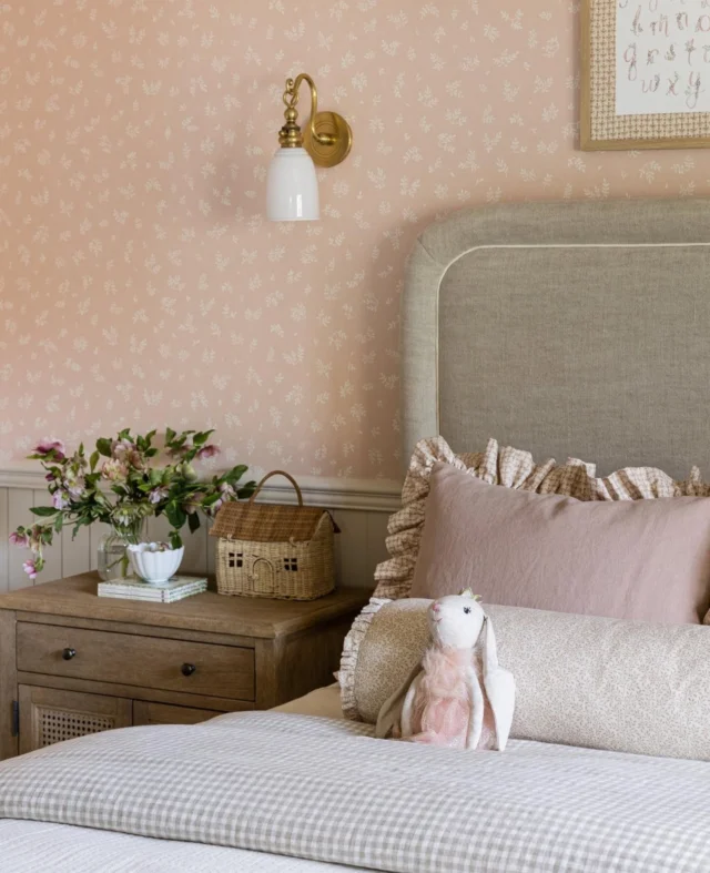 We’ll forever love the darling details and sweet, layered moments in the girl’s room at #mgdxandover 🩷✨️ #mindygayerdesign { Image by: @vlentine }⁠