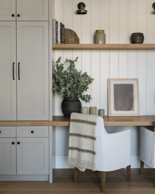 Where thoughtful design supports everyday life - The office at #mgdxramsgate. 🤍 #mindygayerdesign { Image by: @vlentine }