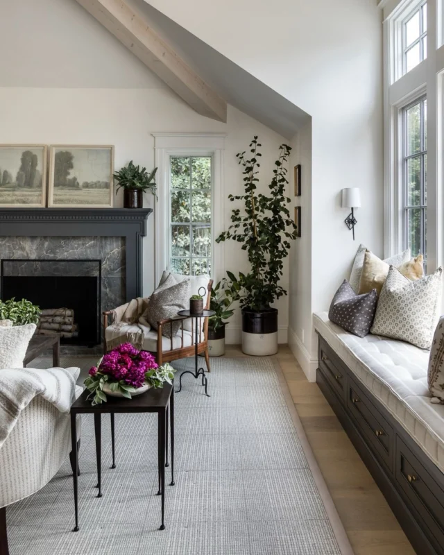 Designed to feel collected, not decorated. The living room at #mgdxnelliegail is a study in balance—Light and dark, old and new. #mindygayerdesign { Image by: @vlentine }